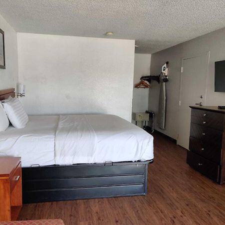 Travelodge Suites By Wyndham Macclenny I-10 Eksteriør billede