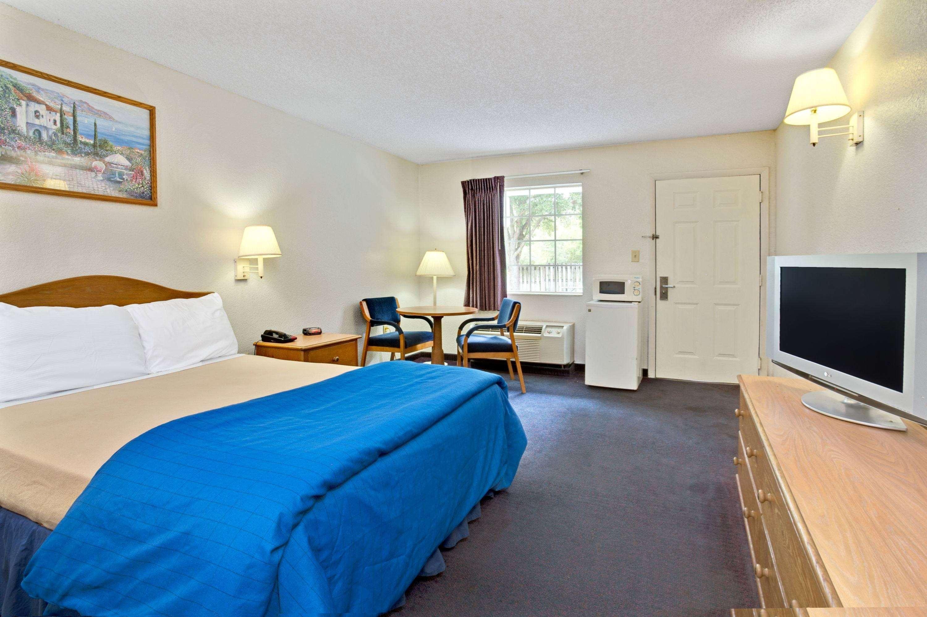 Travelodge Suites By Wyndham Macclenny I-10 Eksteriør billede